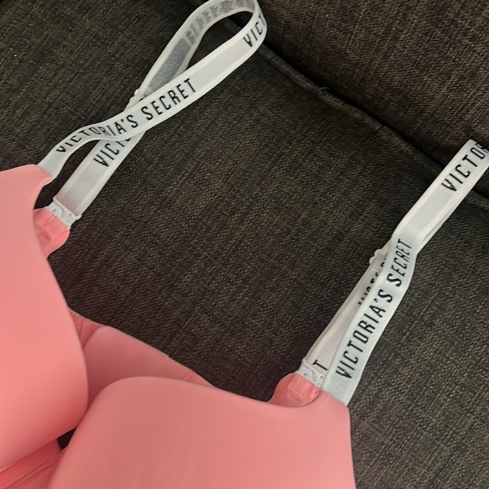 Victorias Secret Bra 38DDD